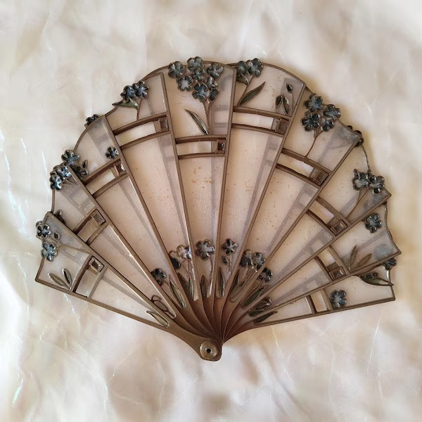 Forget-me-not hand fan